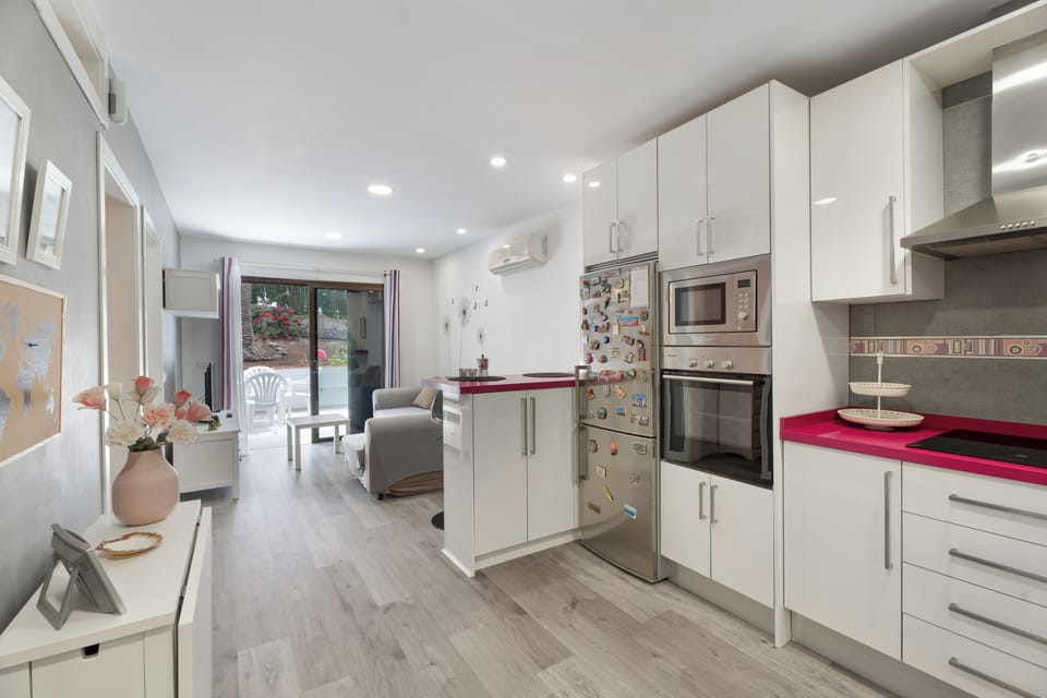 Apartment, 2 Bedrooms, Balcony, Garden View | Interior