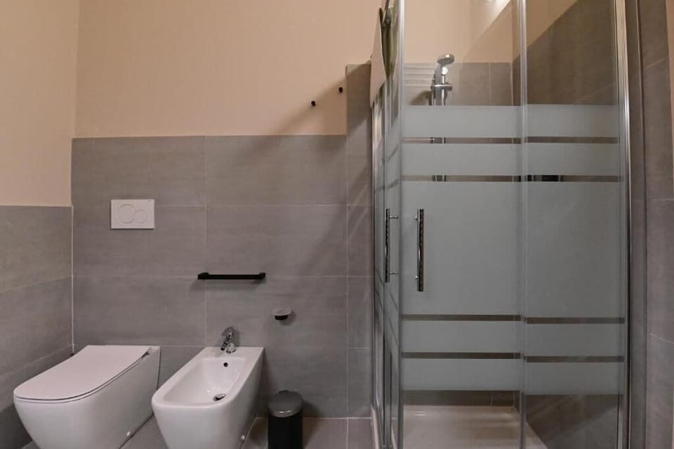 Superior Double Room, Balcony, Sea View | Bathroom