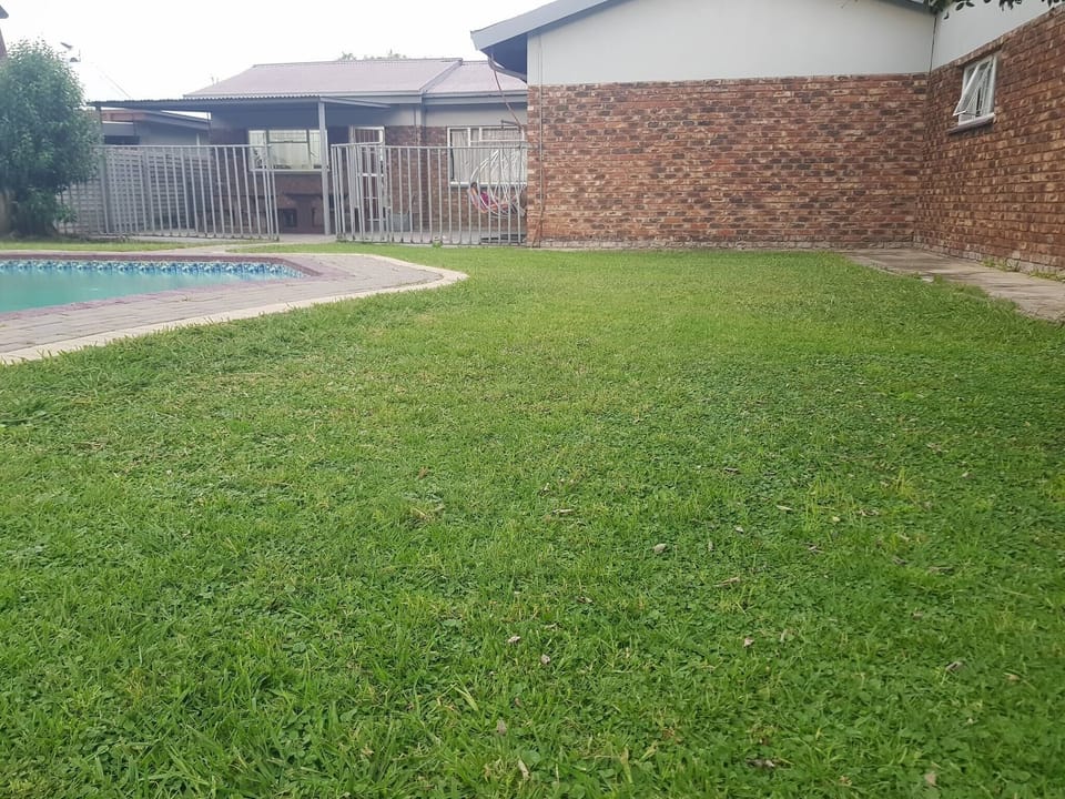 Room-maluti Guest House & Spa Bed and Breakfast in North West, South Africa