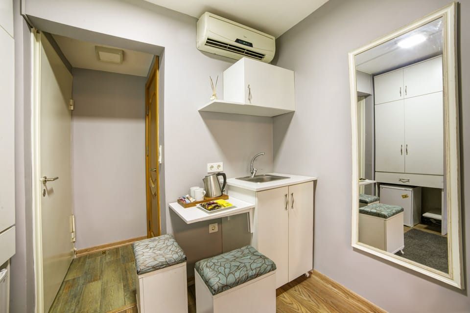 Deluxe Double Room, Garden View | In-room safe, desk, soundproofing, free WiFi