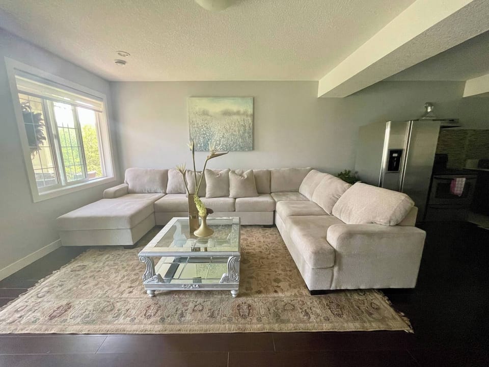 House, 2 Bedrooms, Balcony | Living area | Books