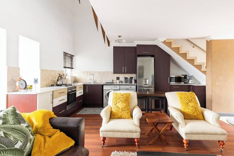 Apartment, 2 Bedrooms, Balcony | Living room