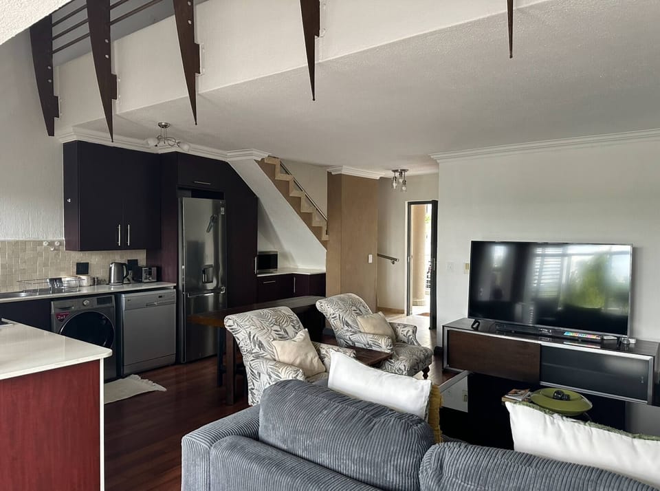 Apartment, 2 Bedrooms, Balcony | Living room