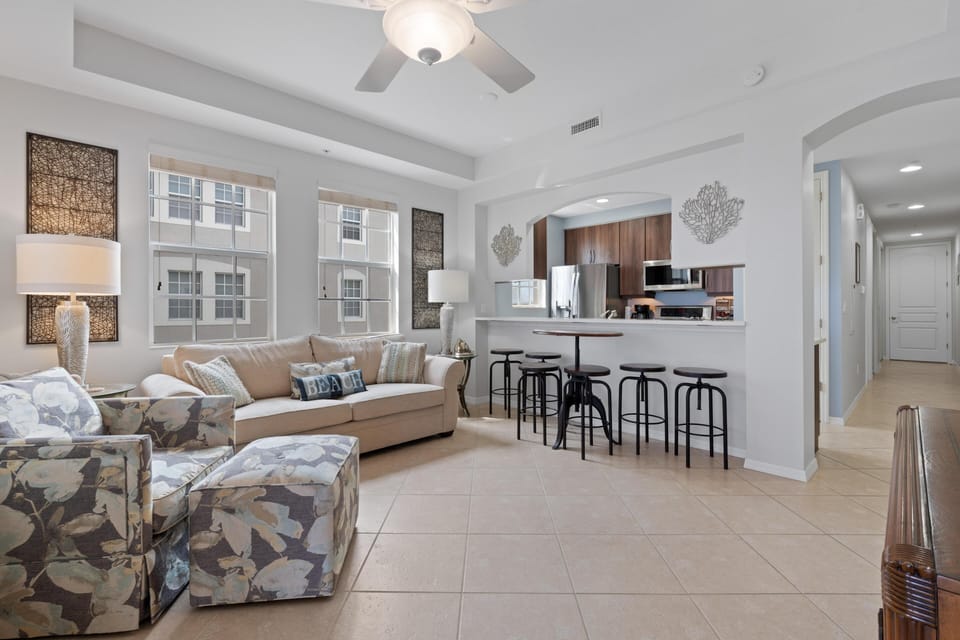 Condo, 1 Queen Bed with Sofa bed (White Cap Condo B201) | Living area