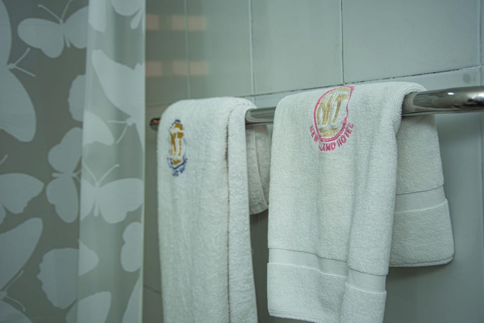 Business Apartment, Balcony, City View | Bathroom
