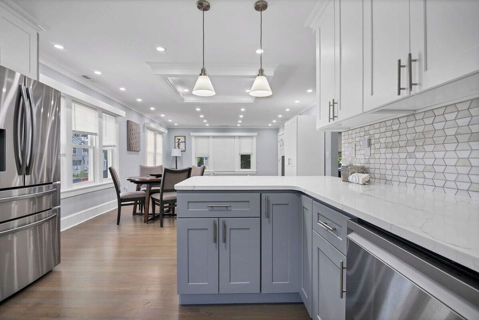 Luxury Suite (Upstairs) | Private kitchen | Full-size fridge, microwave, stovetop, dishwasher