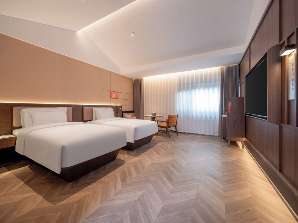 Twin Room | In-room safe, blackout drapes, WiFi (free)