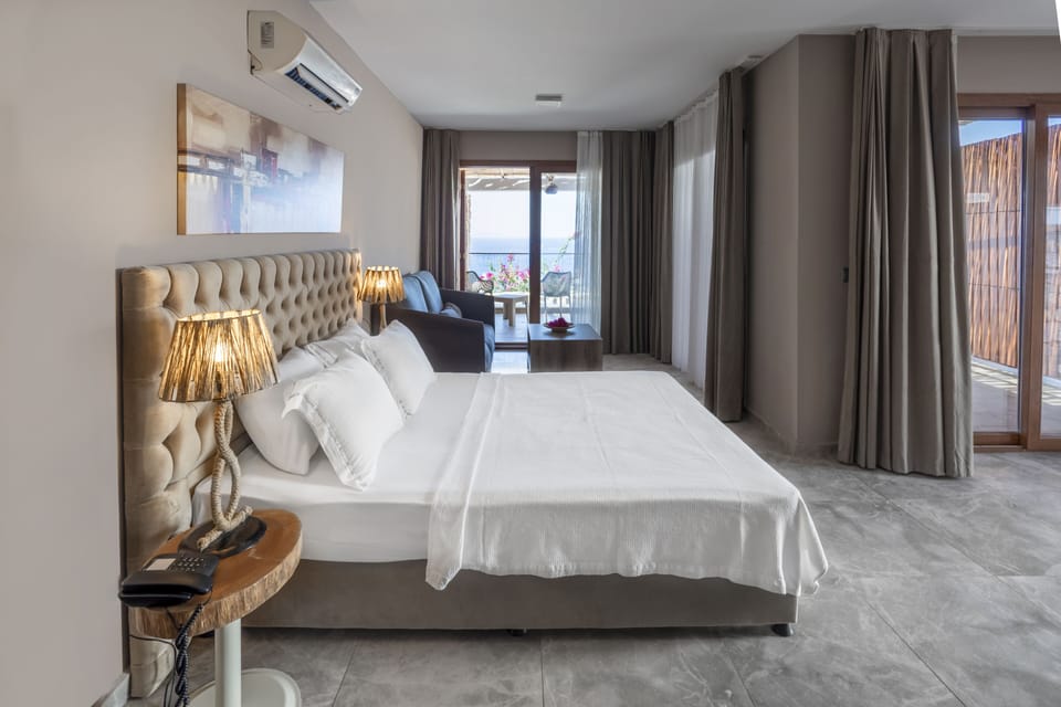 Junior Double Room, 1 Queen Bed, Sea View | Cribs/infant beds, bed sheets