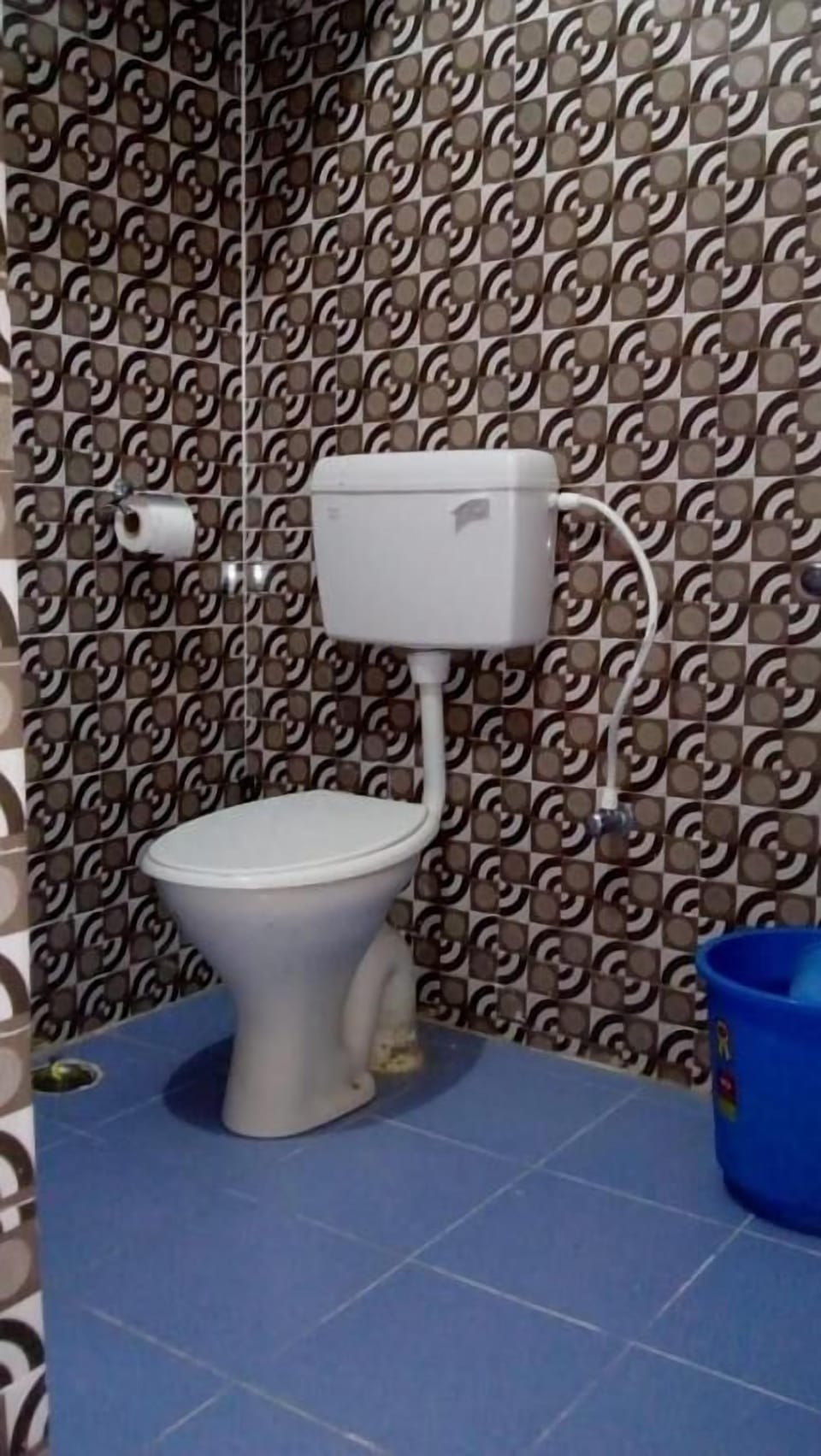 Shower, free toiletries, towels, soap