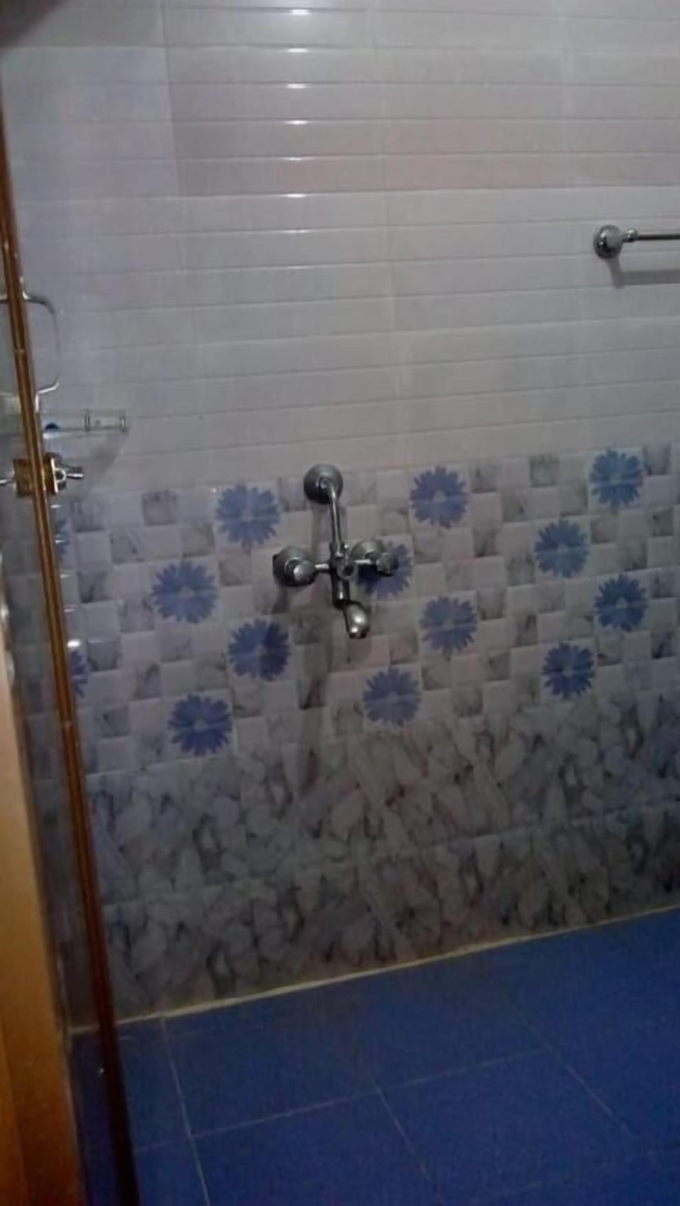 Deluxe Quadruple Room, Resort View | Bathroom | Shower, free toiletries, towels, soap