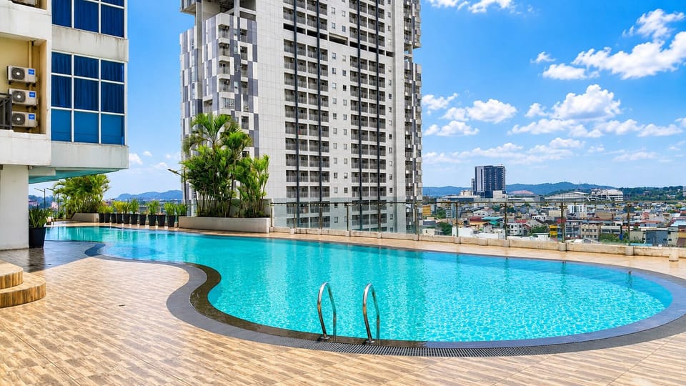4 outdoor pools