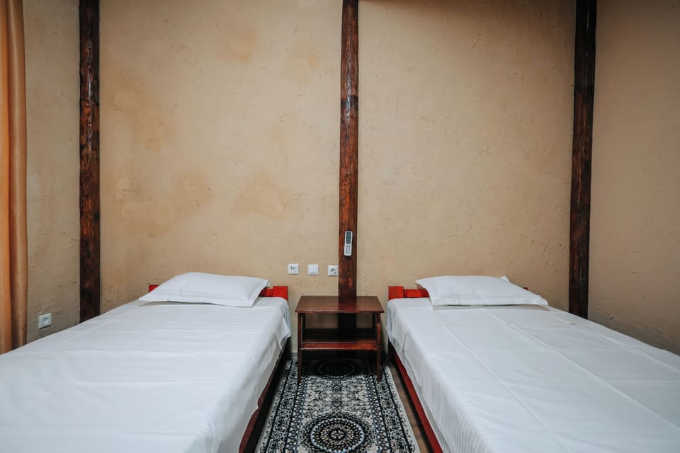Comfort Twin Room, Courtyard View | Laptop workspace, WiFi (free)