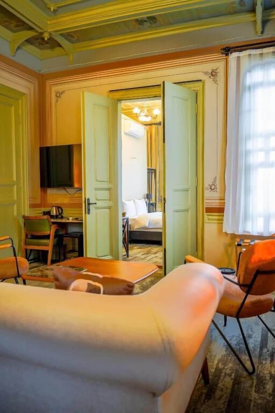 Signature Suite, City View | In-room safe, blackout drapes, WiFi (free)