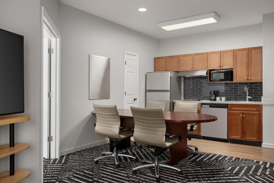 Premium bedding, pillowtop beds, desk, laptop workspace