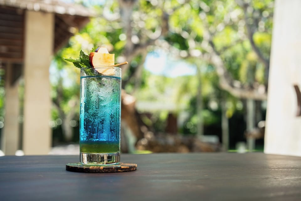 Poolside bar