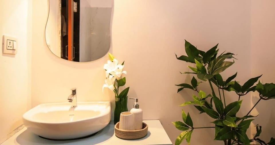 Shower, hair dryer (on request), slippers, towels