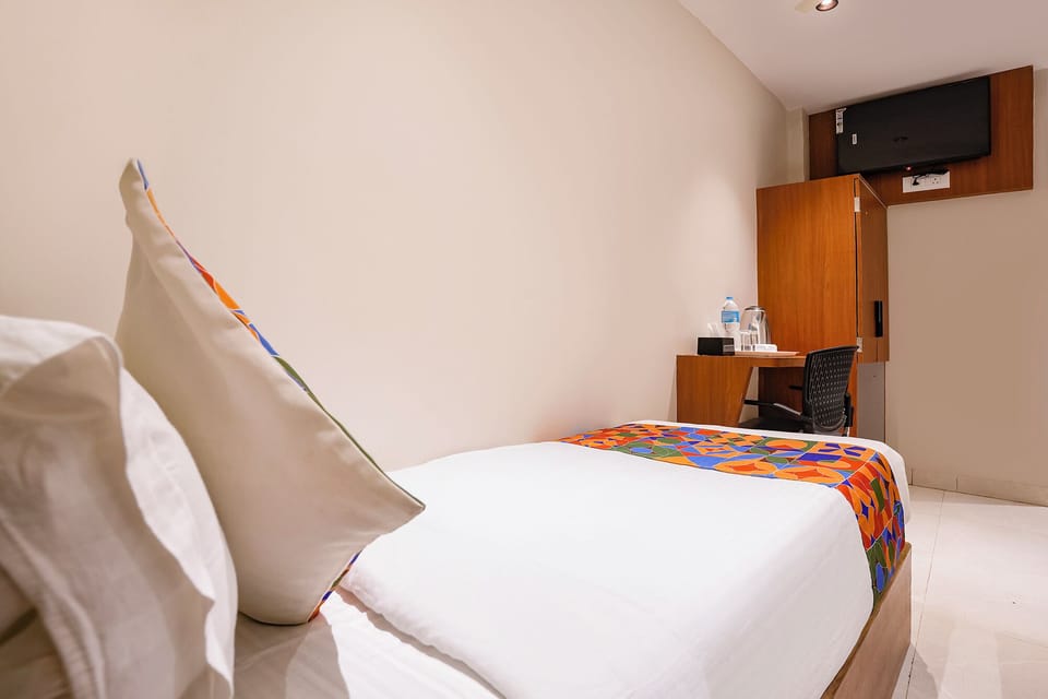 Deluxe Room | Egyptian cotton sheets, premium bedding, in-room safe, desk