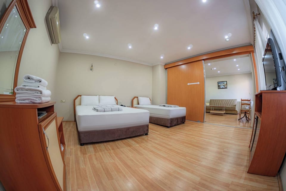 Room, 1 Bedroom, Smoking, Balcony | 1 bedroom