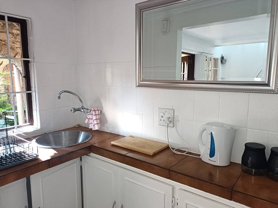 Studio, 1 Bedroom, Smoking, Patio | Private kitchen