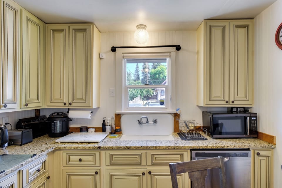 House (2 Bedrooms) | Interior