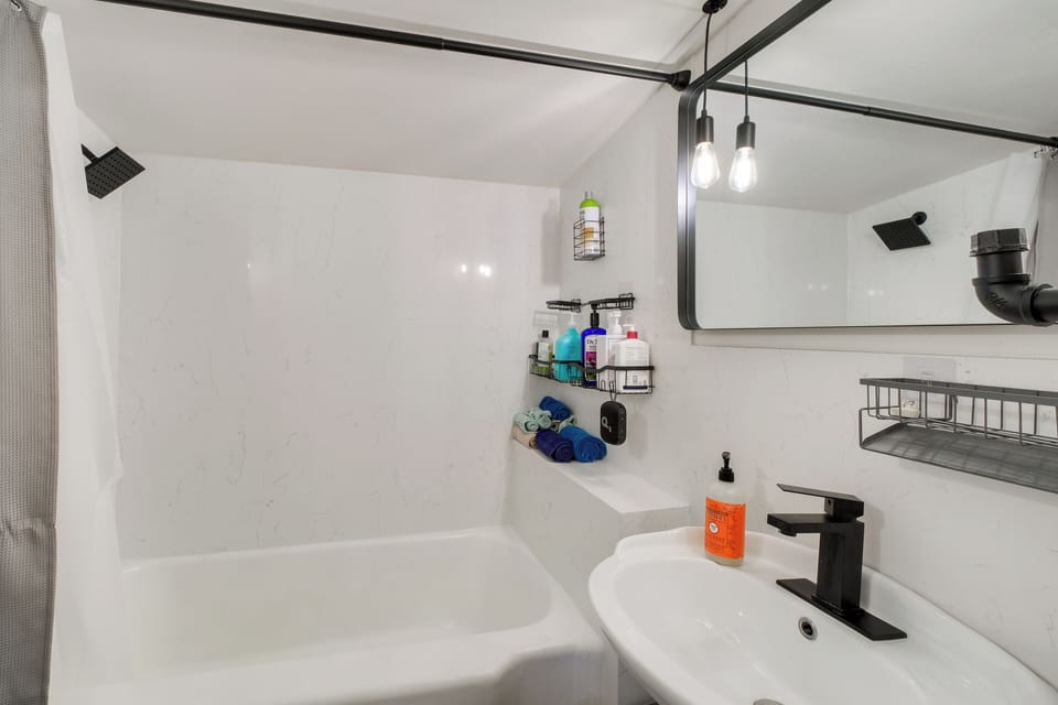 Walk to Shops & Eats! Central Cle Elum Escape Cottage in Cle Elum