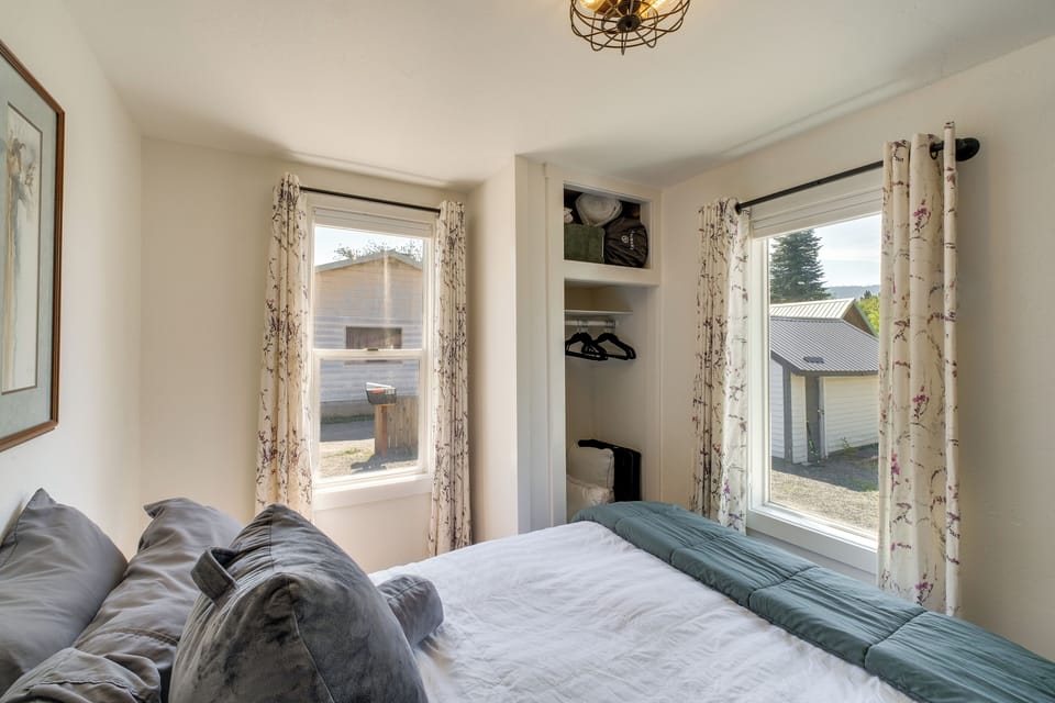 Walk to Shops & Eats! Central Cle Elum Escape Cottage in Cle Elum