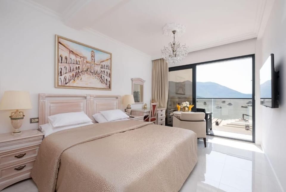 Deluxe Double Room, Balcony, Sea View | In-room safe, desk, WiFi (free)