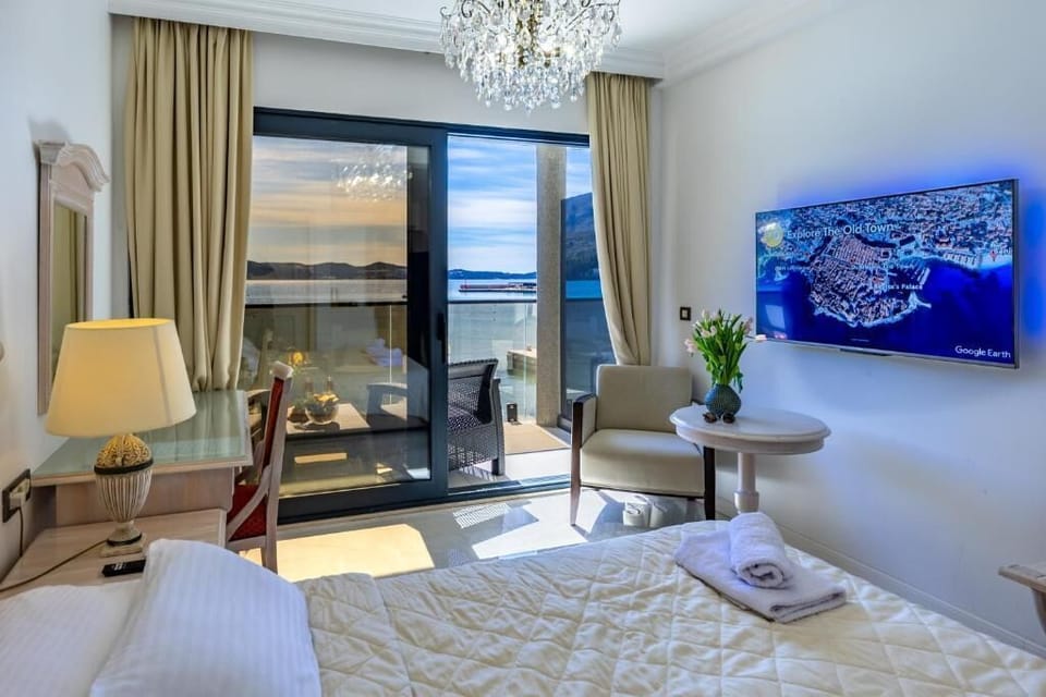 Deluxe Double Room, Balcony, Sea View | In-room safe, desk, WiFi (free)