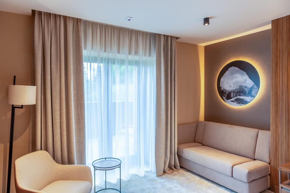 Premium Room, Terrace, Mountain View | Hypo-allergenic bedding available, minibar, in-room safe, desk