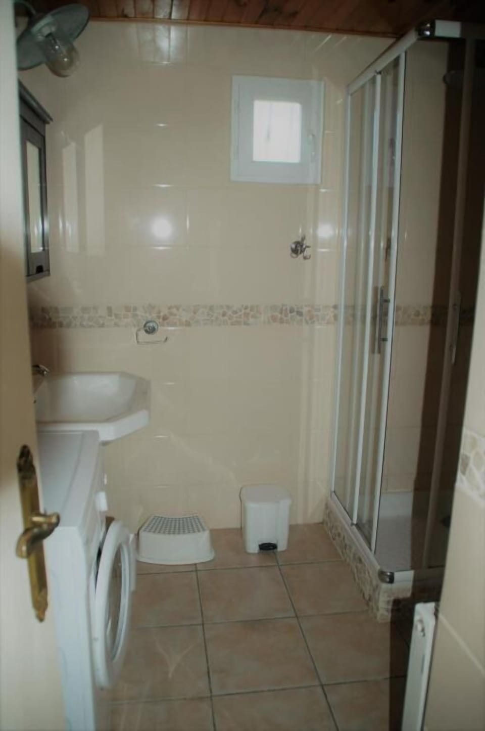 Basic House, Patio, Garden View | Bathroom