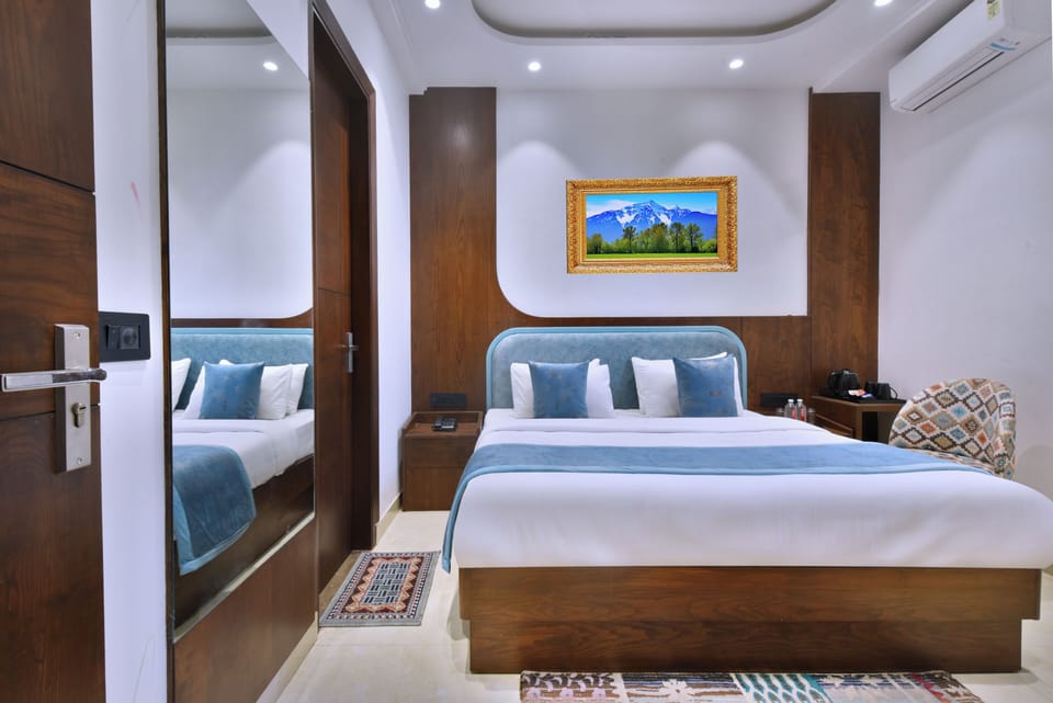 Superior Double Room | Desk, laptop workspace, WiFi (free), bed sheets