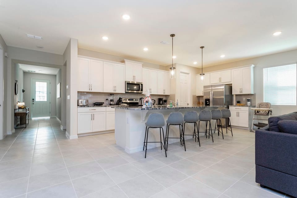 Family Room, Courtyard View | Private kitchen