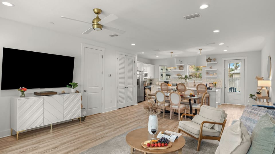 House (6 Bedrooms) | Interior