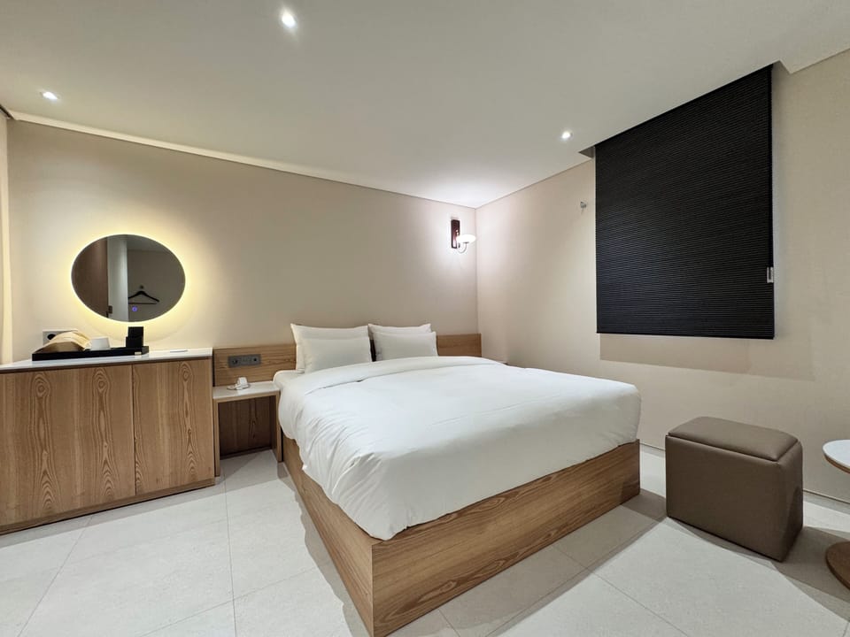 Premier Double Room | WiFi (free)
