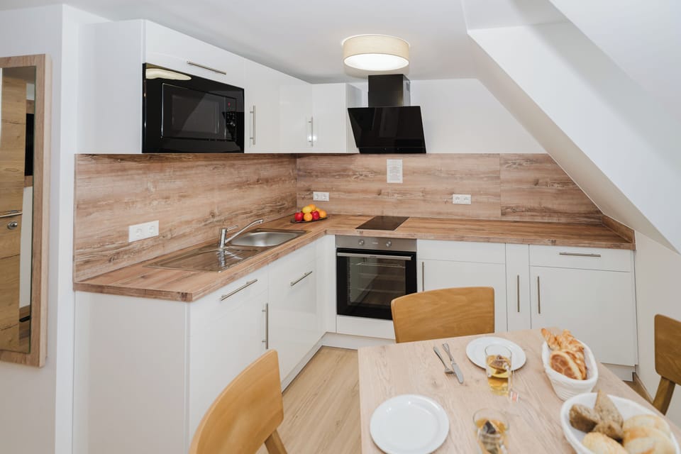 Classic Apartment, Kitchenette | Private kitchen