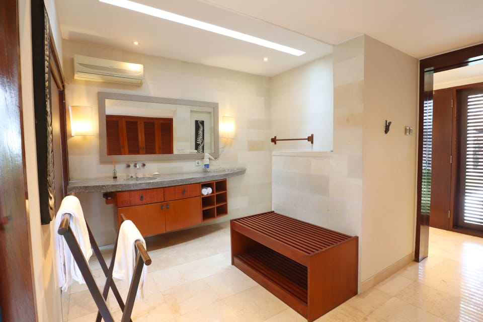 Villa, 6 Bedrooms, Ocean View | Bathroom | Shower, free toiletries, towels, soap