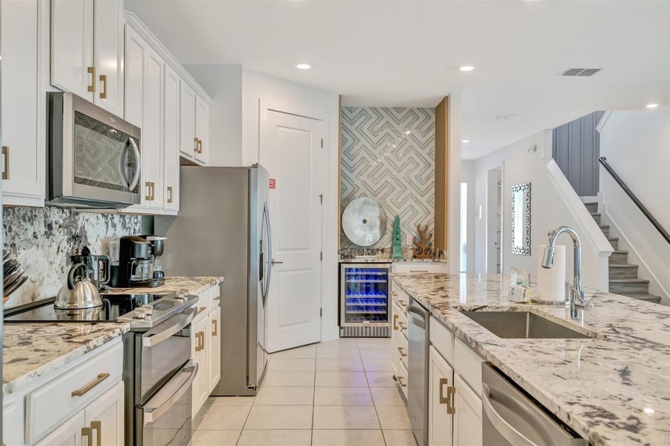 House, Multiple Bedrooms, Private Pool | Private kitchen