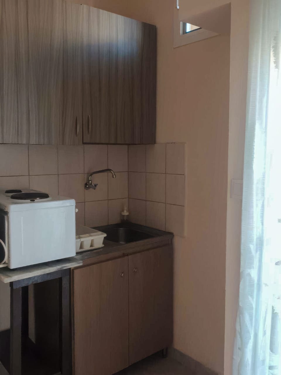 Deluxe Quadruple Room | Private kitchen | Full-size fridge, oven, stovetop, cookware/dishes/utensils