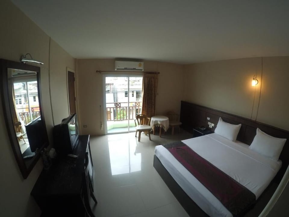 Desk, blackout drapes, rollaway beds, free WiFi