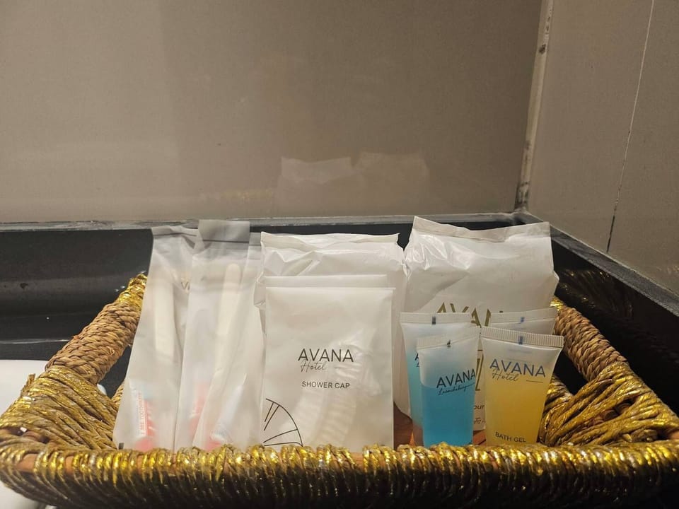 Combined shower/tub, free toiletries, bathrobes, slippers