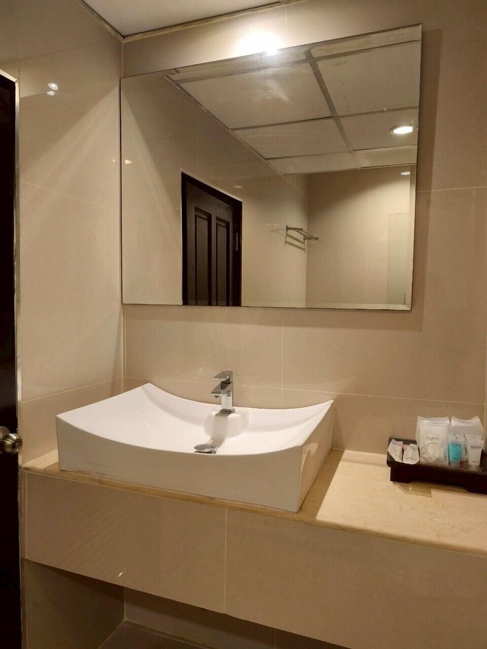 Minibar, in-room safe, desk, free WiFi