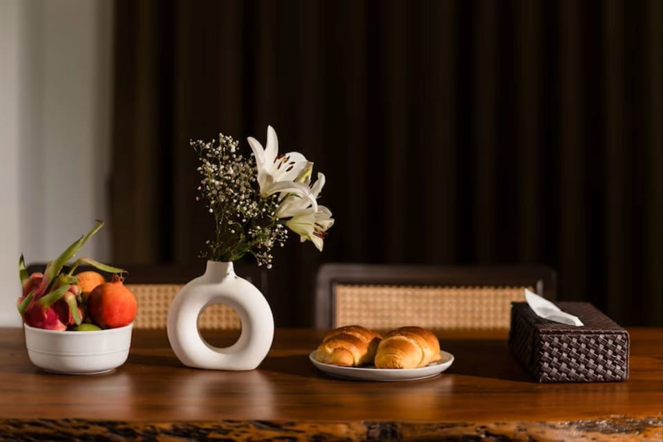 Luxury Double Room, City View | Food and drink