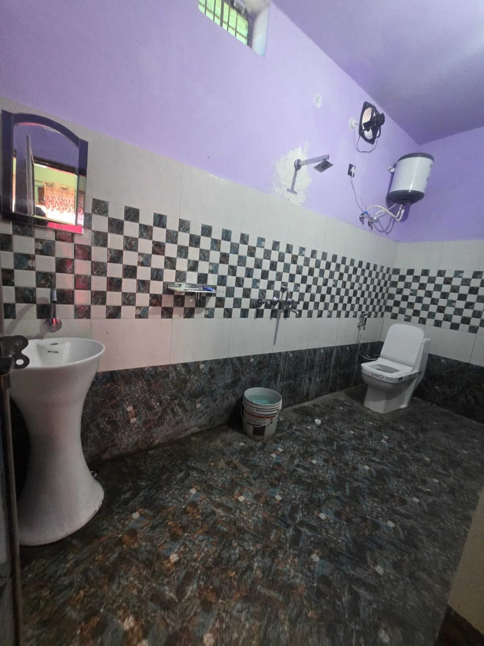 Quadruple Room | Bathroom | Shower, free toiletries, towels, soap