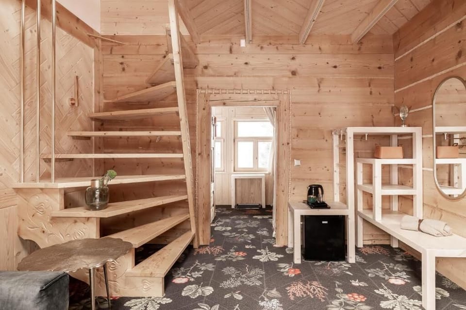 Deluxe Double Room, Balcony, Mountain View | Interior