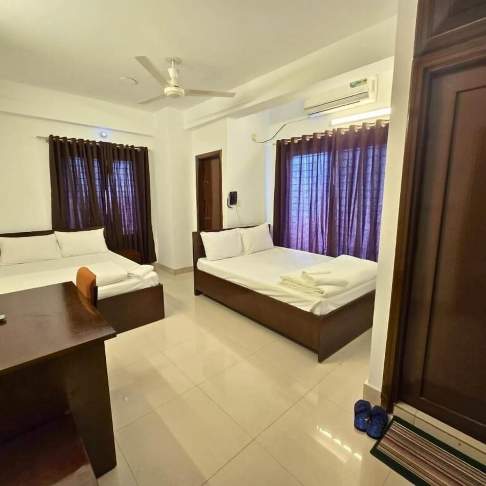 Deluxe Twin Room, Partial Sea View | WiFi (free), bed sheets