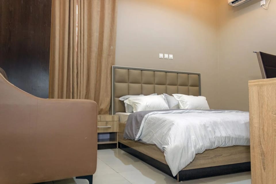 Classic Room, Balcony, City View | Desk, laptop workspace, blackout drapes, soundproofing