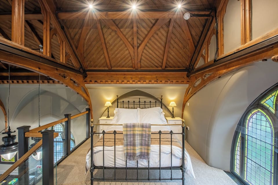 Grade C Church in Cannich, Sleeps 2 w/ Parking House in Scotland