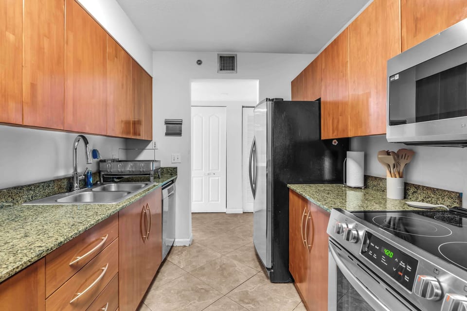 Condo, Multiple Beds (Brickell Bay View) | Private kitchen