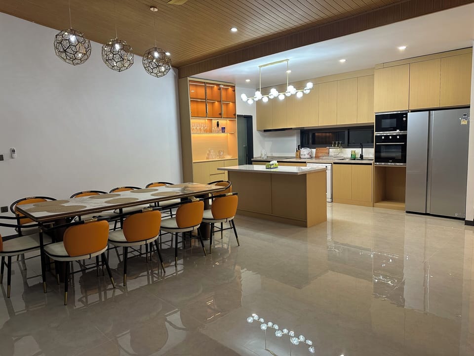 House, 6 Bedrooms, Ocean View | Dining