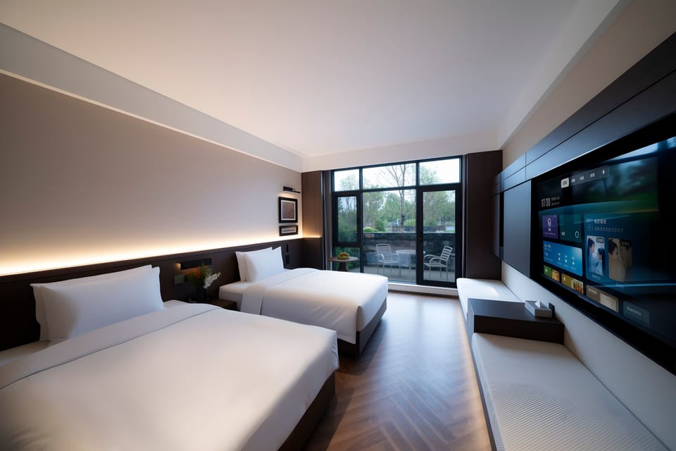 Room, Hot Tub | Down comforters, minibar (free items), WiFi (free), bed sheets